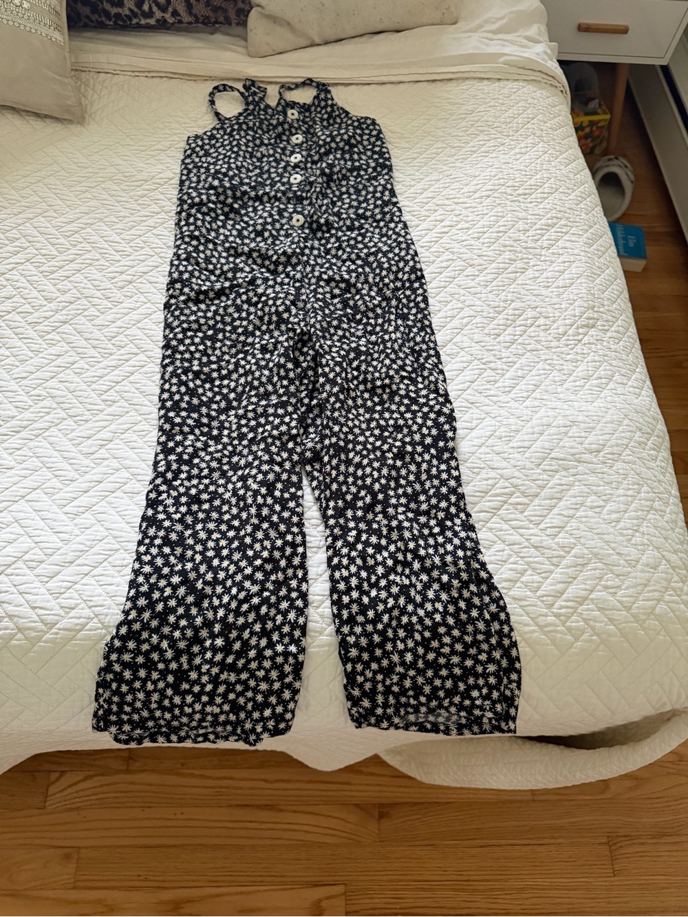 Zara girls Black Floral Button-Front Wide-Leg Jumpsuit. Good condition